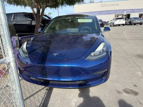 Used 2019 Tesla Model 3 Standard Range Plus image 2