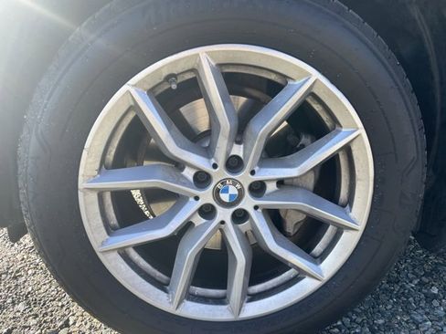 Used 2021 BMW X5 xDrive40i w/ Executive Package image 5