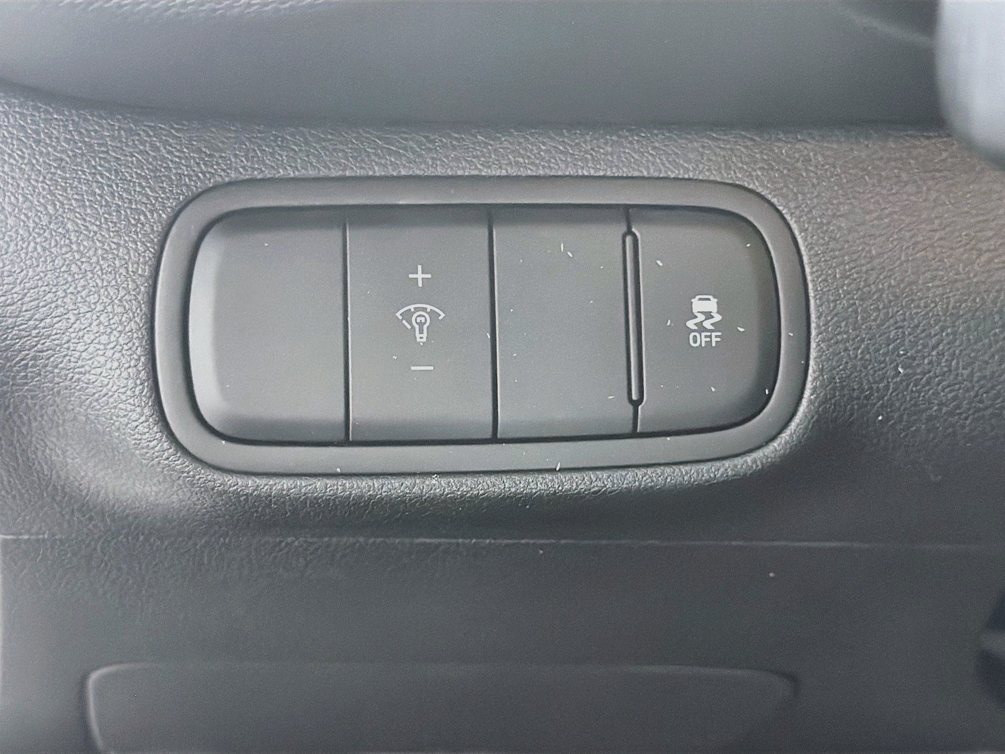 Used 2025 Hyundai Venue SEL FWD image 16