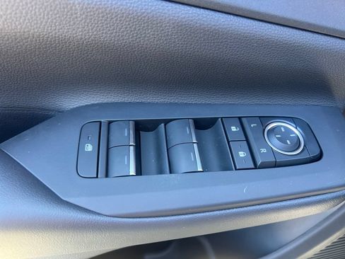 New 2026 Toyota Prius Plug-In Hybrid FWD image 19