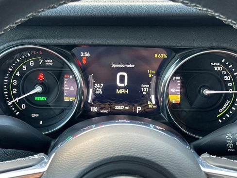 Used 2022 Jeep Wrangler Unlimited Sahara w/ Safety Group image 25