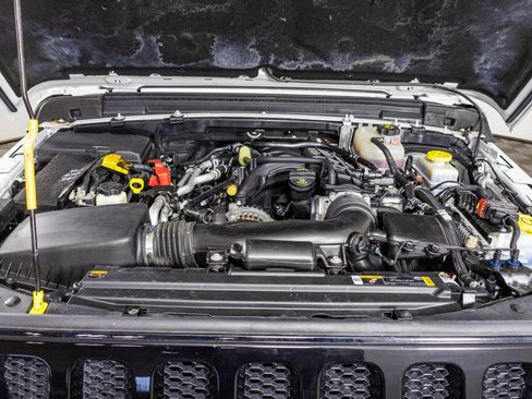 Used 2021 Jeep Wrangler Willys w/ LED Headlamp & Fog Lamp Group image 85