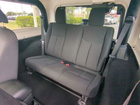 Used 2018 Jeep Wrangler Sport AWD/4WD image 15