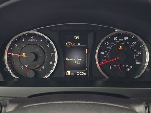Used 2015 Toyota Camry SE FWD image 25