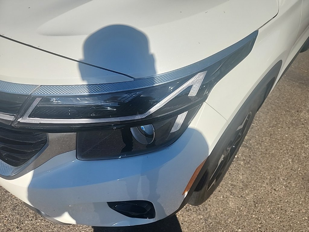 Certified 2024 Kia Seltos EX FWD image 5