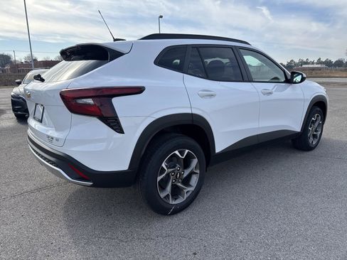 New 2026 Chevrolet Trax LT w/ LT Convenience Package image 5