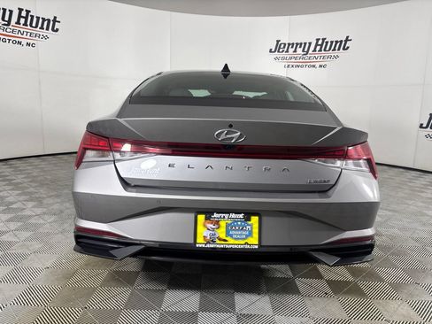 Used 2023 Hyundai Elantra Limited FWD image 5