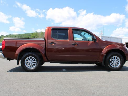 Used 2016 Nissan Frontier SV AWD/4WD image 6
