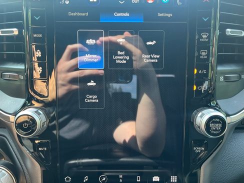 Used 2024 RAM 2500 Laramie w/ Sport Appearance Package image 26