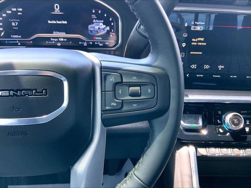 Used 2025 GMC Sierra 2500 Denali w/ Denali Reserve Package AWD/4WD image 18