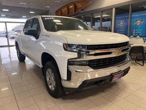 Used 2022 Chevrolet Silverado 1500 LT image 3