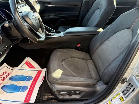 Used 2018 Toyota Camry LE image 26