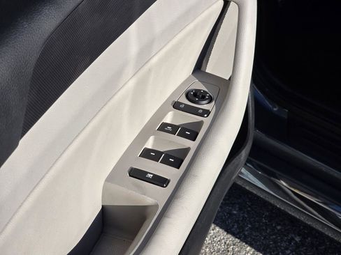 Used 2017 Hyundai Sonata Sport w/ Value Edition Package 02 image 17