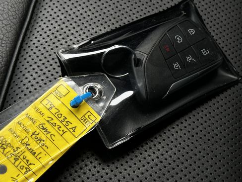 Used 2024 GMC Yukon Denali AWD/4WD image 33