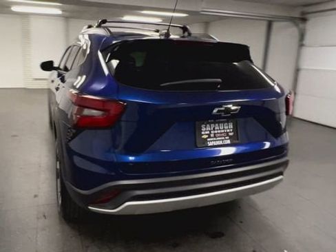 Certified 2024 Chevrolet Trax LT w/ Sunroof Package FWD image 7