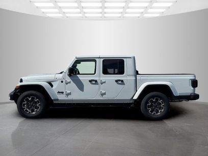 New 2026 Jeep Gladiator Sport