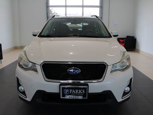 Used 2017 Subaru Crosstrek 2.0i Premium image 12