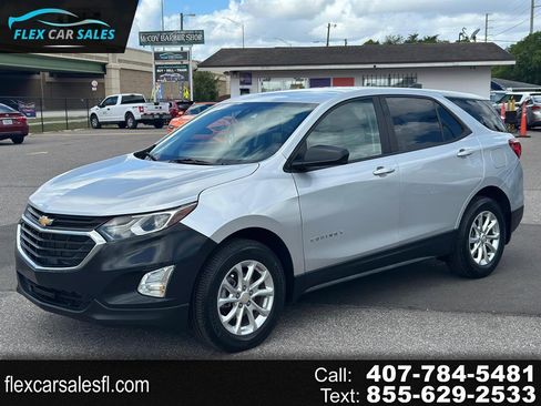 Used 2020 Chevrolet Equinox LS w/ LS Convenience Package image 1