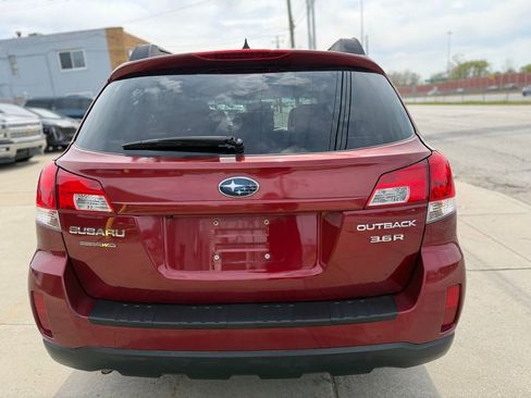 Used 2011 Subaru Outback 3.6R Limited w/ PWR Moonroof Pkg image 6