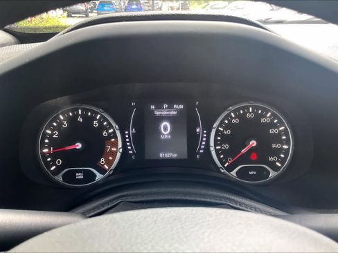 Used 2020 Jeep Renegade Latitude w/ Popular Equipment Group FWD image 26