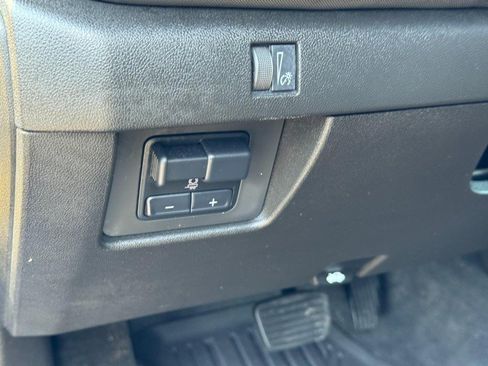 Used 2023 Chevrolet Colorado Z71 w/ Z71 Convenience Package 2 image 15