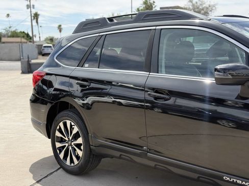 Used 2017 Subaru Outback 2.5i Limited image 6