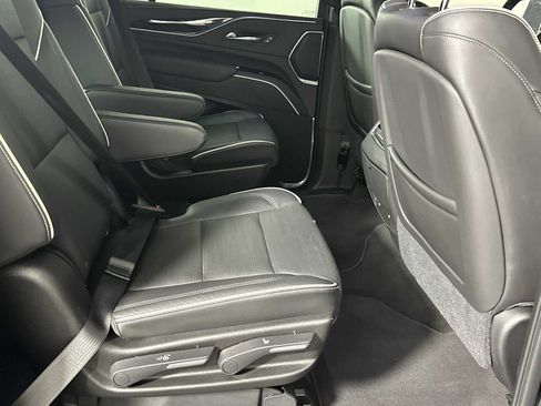 Used 2021 Cadillac Escalade ESV Sport w/ Driver Assist Tech Package AWD/4WD image 18