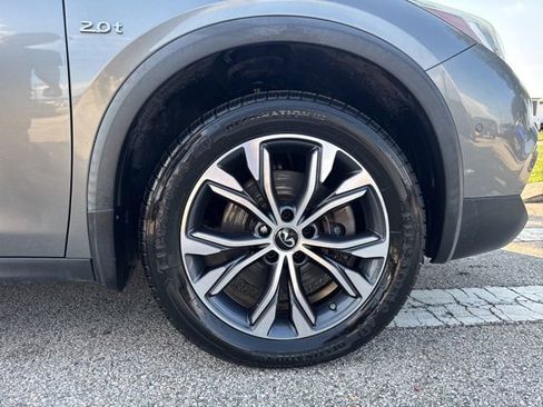 Used 2018 INFINITI QX30 Premium w/ Navigation Package image 9