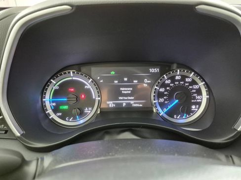 Used 2025 Toyota Highlander XLE AWD/4WD image 16