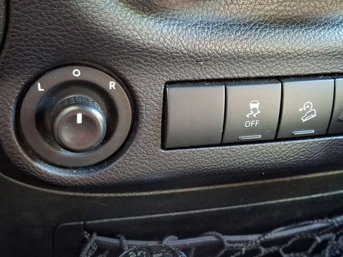Used 2016 Jeep Wrangler Unlimited Sport AWD/4WD image 24