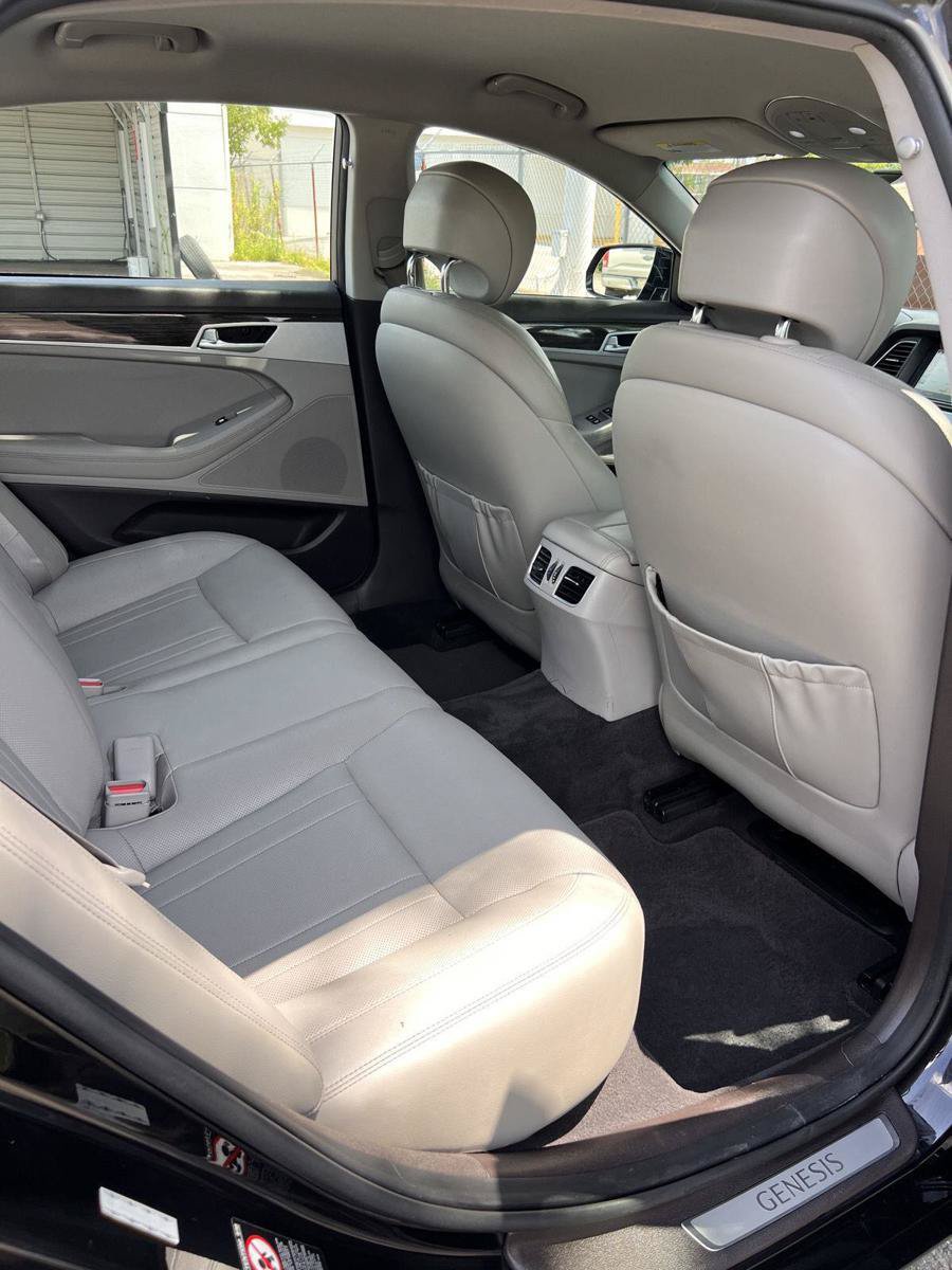 Used 2018 Genesis G80 3.8 RWD image 15