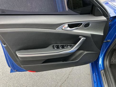 Used 2022 Kia Stinger GT1 RWD image 14