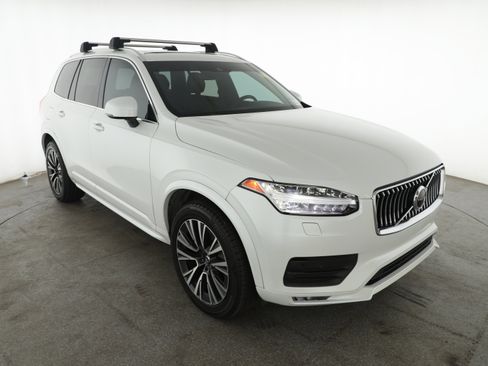 Used 2022 Volvo XC90 T5 Momentum w/ Climate Package image 8