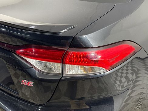 Used 2020 Toyota Corolla SE image 33