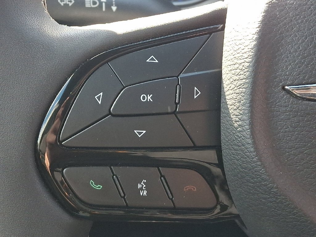 Used 2023 Chrysler Pacifica Limited w/ S Appearance Package FWD image 24