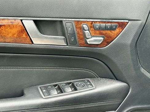 Used 2017 Mercedes-Benz E 400 E 400 image 18