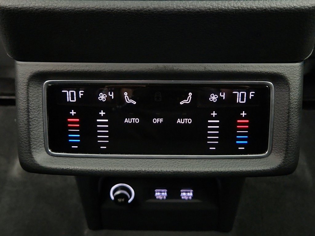 Used 2019 Audi e-tron Prestige w/ Prestige Package AWD/4WD image 27