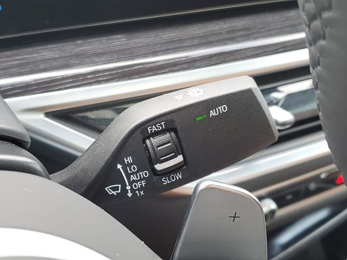 Certified 2026 BMW X6 xDrive40i w/ Climate Comfort Package image 16