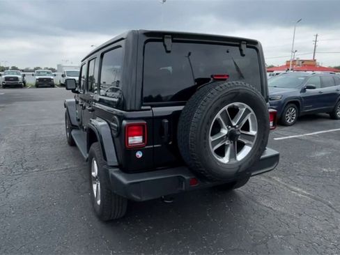 Used 2022 Jeep Wrangler Unlimited Sahara image 8