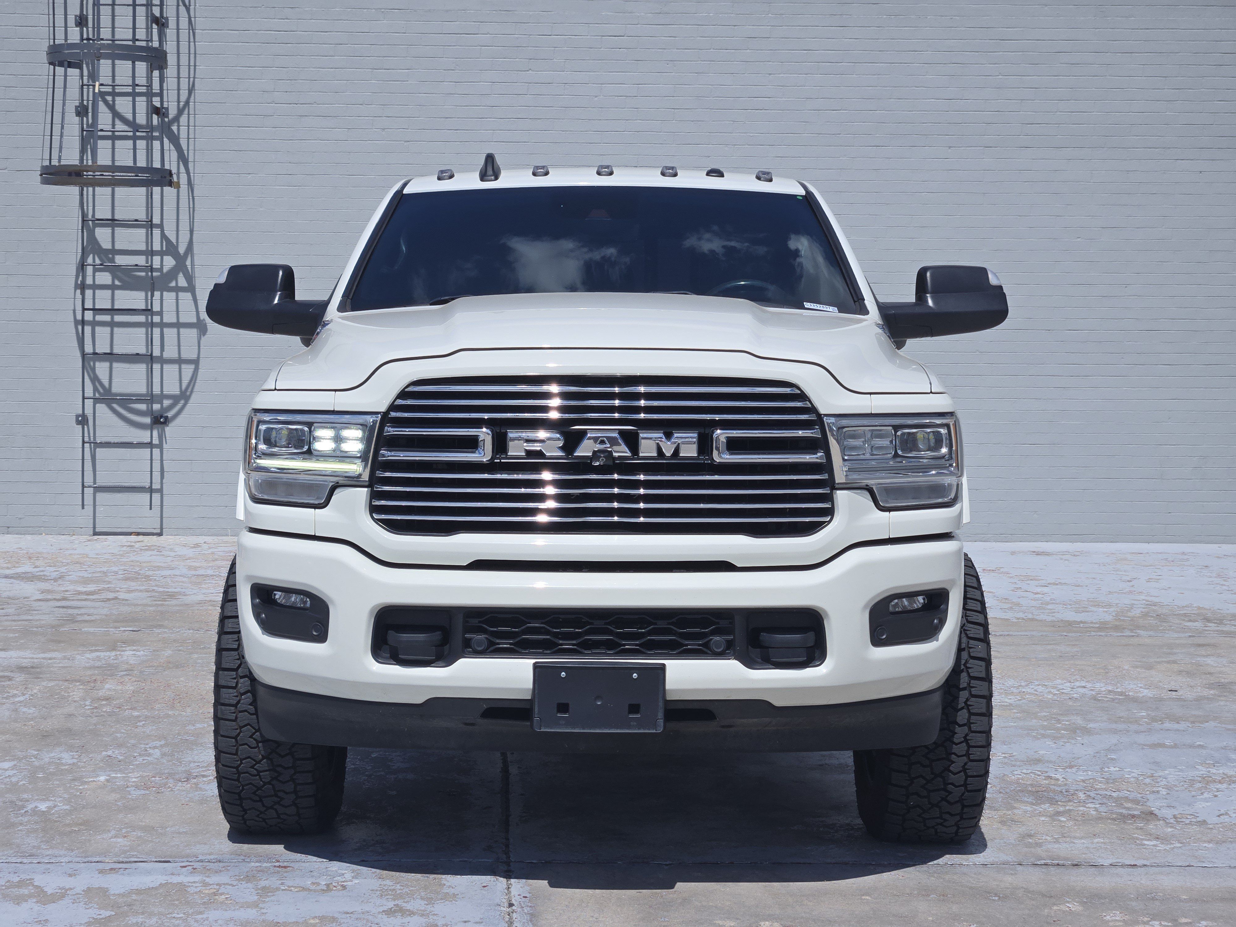 Used 2022 RAM 2500 Limited AWD/4WD image 3