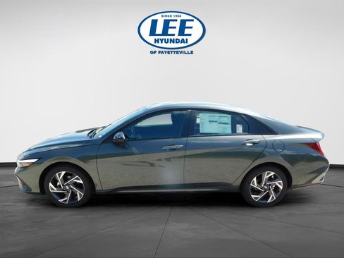 New 2025 Hyundai Elantra SEL FWD image 6