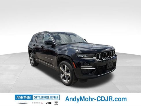 Used 2024 Jeep Grand Cherokee Limited AWD/4WD image 1