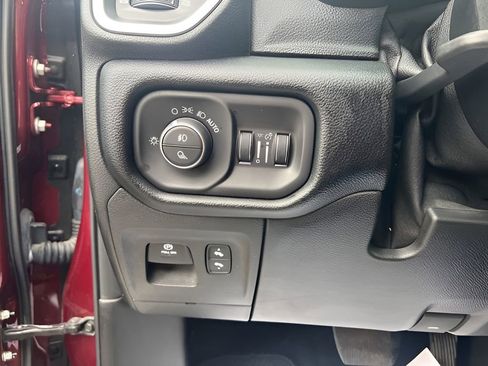 Used 2019 RAM 1500 Laramie image 24