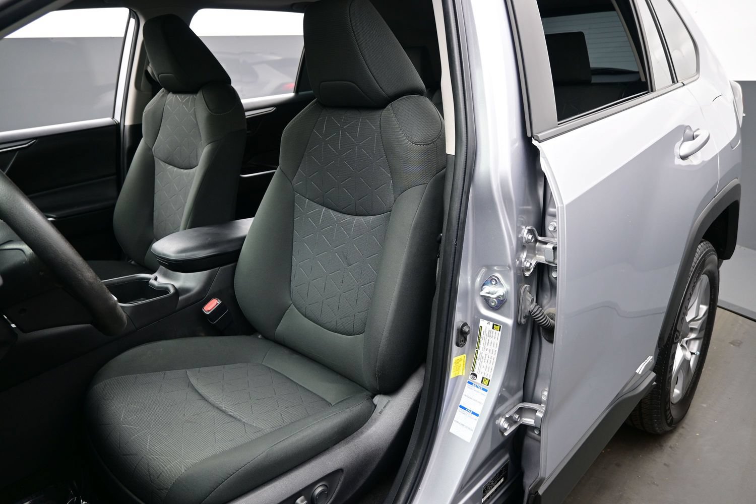 Used 2022 Toyota RAV4 XLE w/ Convenience Package AWD/4WD image 12