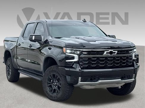 Used 2025 Chevrolet Silverado 1500 ZR2 w/ Technology Package AWD/4WD image 1