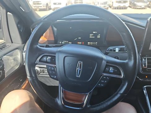 Used 2020 Lincoln Navigator Reserve AWD/4WD image 15