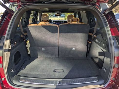 Used 2025 Jeep Grand Cherokee L Summit image 12