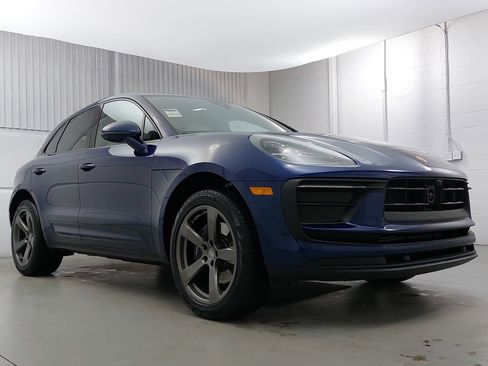 Certified 2026 Porsche Macan image 9
