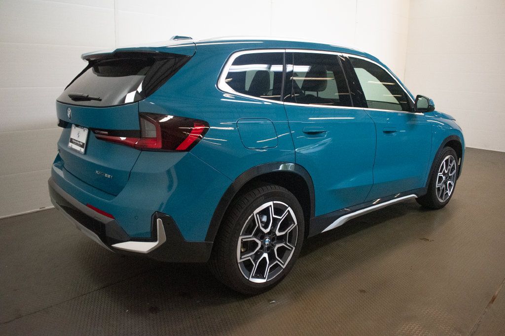 Used 2025 BMW X1 xDrive28i AWD/4WD image 4