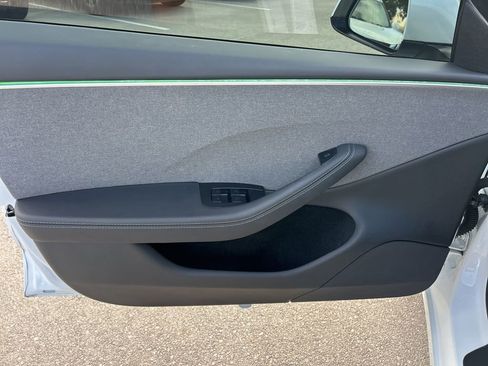 Used 2024 Tesla Model 3 Standard Range RWD image 17